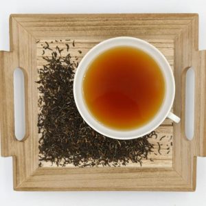 Ein feiner Nepal-Tee, charktervoll, weich, abgerundet, aus kontrolliert biologischem Anbau Dosierung: 12 g/Liter Ziehzeit: 2 Minuten