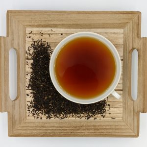 in golden tippiger, würziger Tee mit dem typischen Kenya-Charakter. Er wird von der Plantage Milima im Hochland des ostafrikanischen Landes produziert. Dosierung:12g/Liter Ziehzeit: 3 Minuten