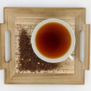 Rooibusch-Tee aus kontrolliert biologischem Anbau mit Orangenschalen und -blüten, natürlich aromatisiert