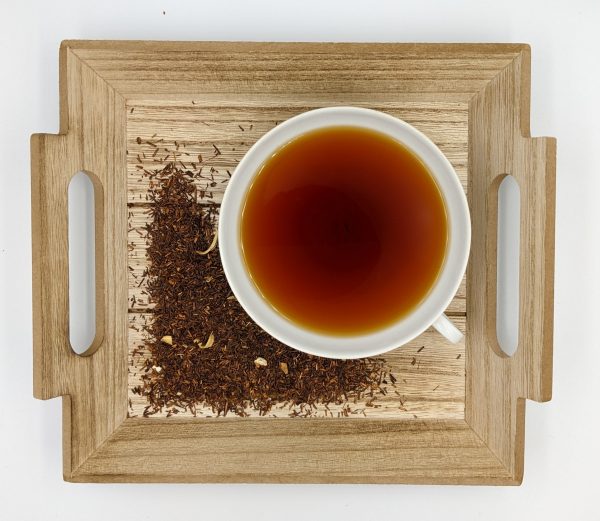 Rooibusch-Tee aus kontrolliert biologischem Anbau mit Orangenschalen und -blüten, natürlich aromatisiert