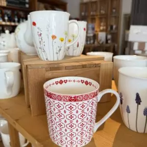 MAASS Fine Bone China Tasse / Becher - rot Kacheln - Spruch