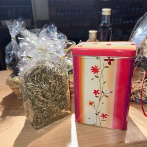 Newsletter ANGEBOT - 100 gr Frühstückstee + Tee Dose blühende Ranke